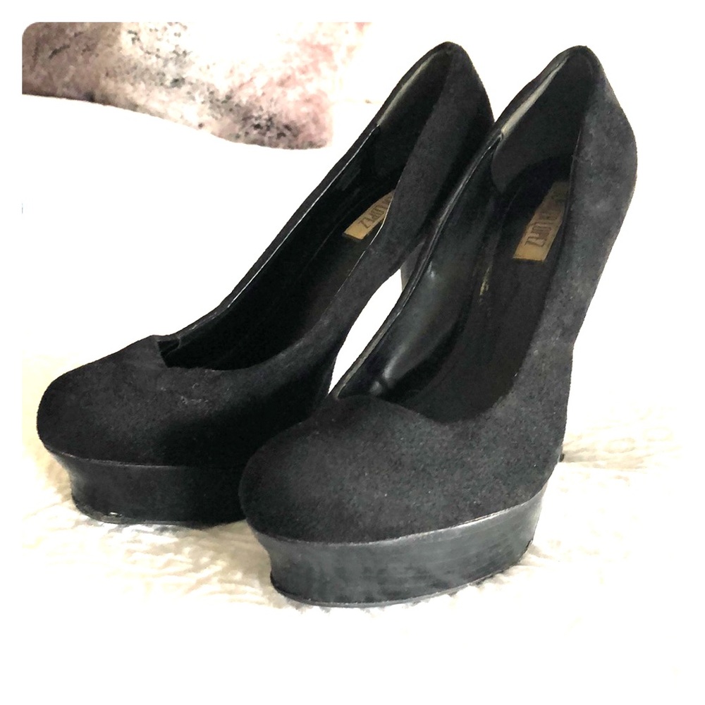 Jennifer Lopez black suede platform heels